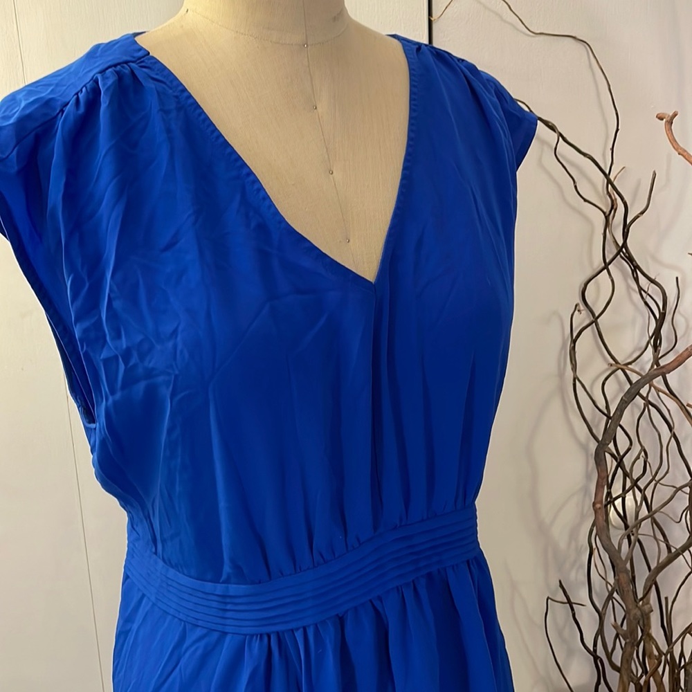 Motherhood Maternity sleeveless v-neck dress with back tie - Picture 2 of 8